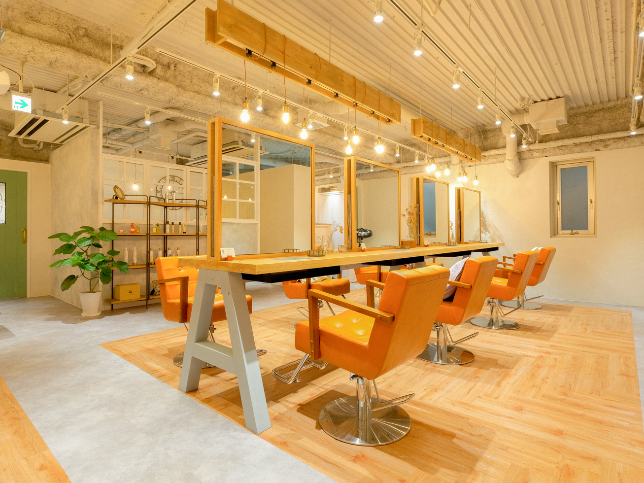 little Lulu Umeda（リトル ルル ウメダ）店舗内装写真